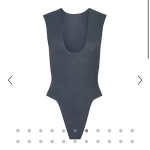 Dos Gardenias THE MODERN SQUARE CAP SLEEVE ONE PIECE